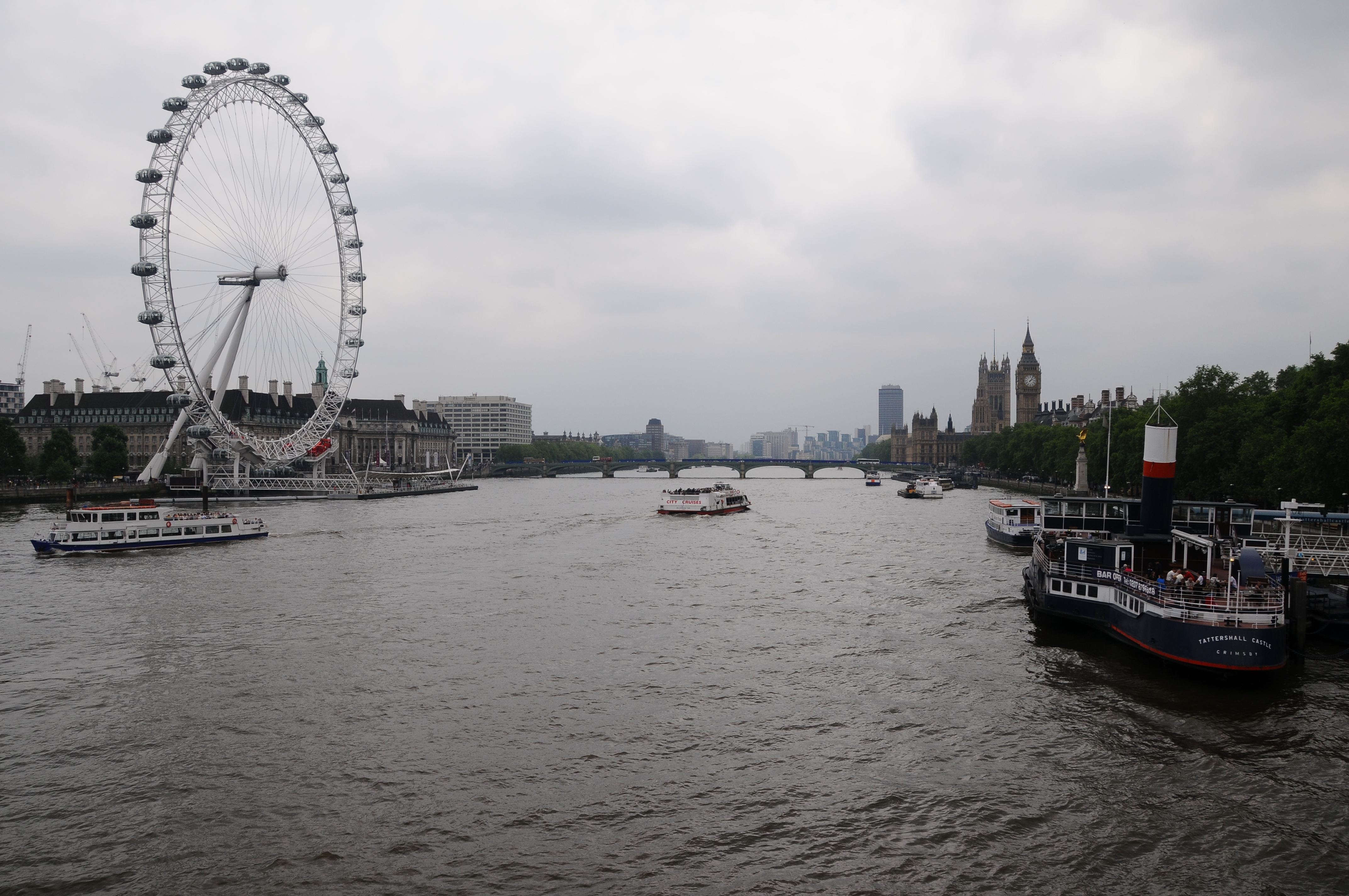 Ponto turístico London Eye, às margens do Rio Tâmisa, na Inglaterra - Guia de viagem